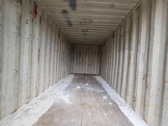 Very clean 20ft shipping containers for sale image 8