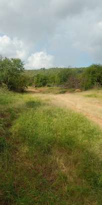 1500 Acres Touching Athi River in Makueni is For Sale image 4