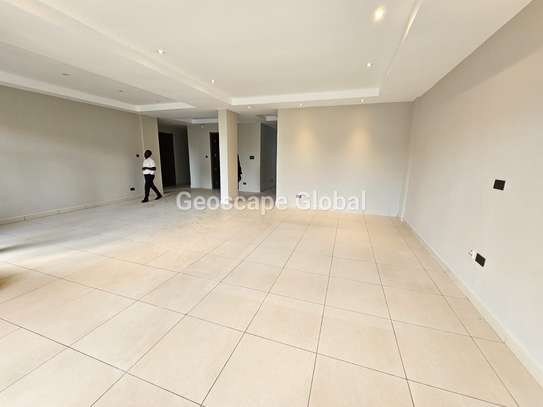 3 Bed Apartment with En Suite in Riverside image 10