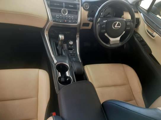 Lexus Nx 200T image 7