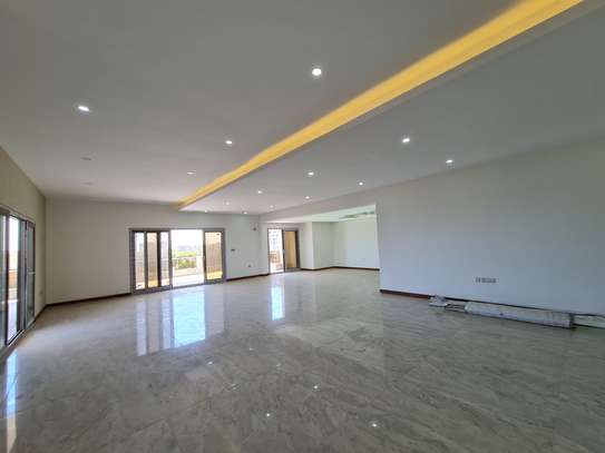 4 Bed Apartment with Aircon in Nyali Area image 10
