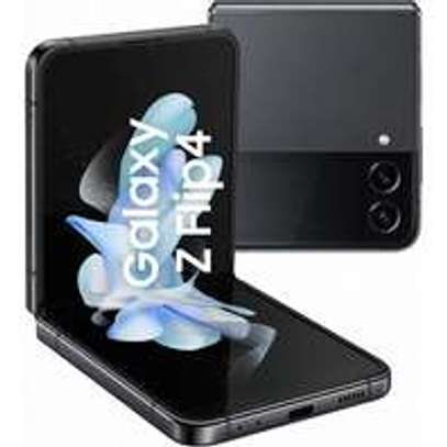 SAMSUNG GALAXY Z FLIP4 5G SMARTPHONE DUAL SIM 128GB, GRAY image 4