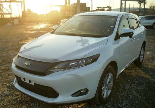 Toyota Harrier Year 2014 Pearl white color image 8