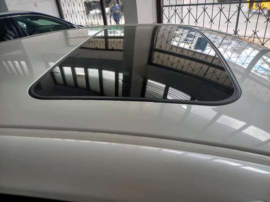 TOYOTA CROWN 2018 MODEL WITH SUNROOF. image 2