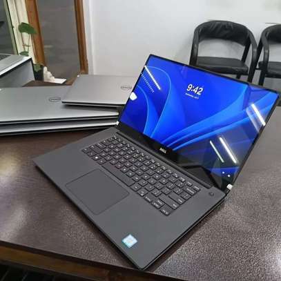 Dell precision 5520 laptop image 1