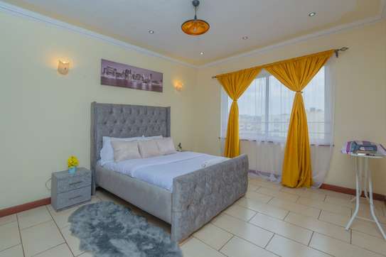Serviced 2 Bed Apartment with En Suite in Rhapta Road image 15