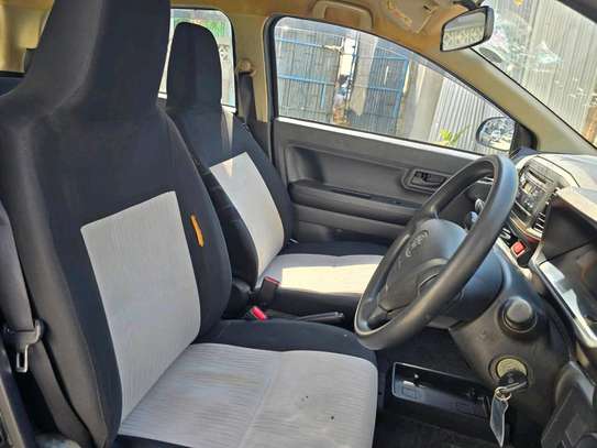 TOYOTA PIXIS image 7