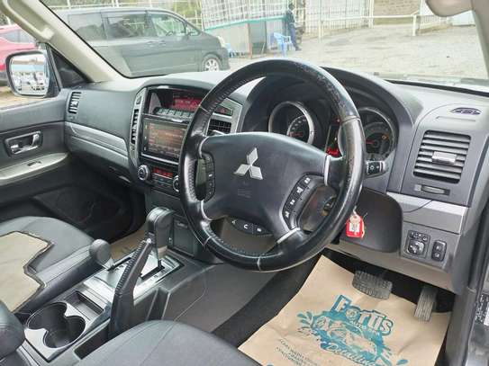 Mitsubishi Pajero 2016 model image 5