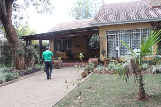 3 Bed Townhouse with En Suite in Kilimani image 19