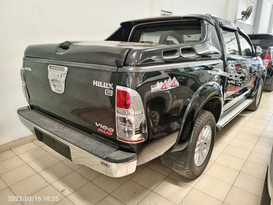 Toyota Hilux double cabin image 4