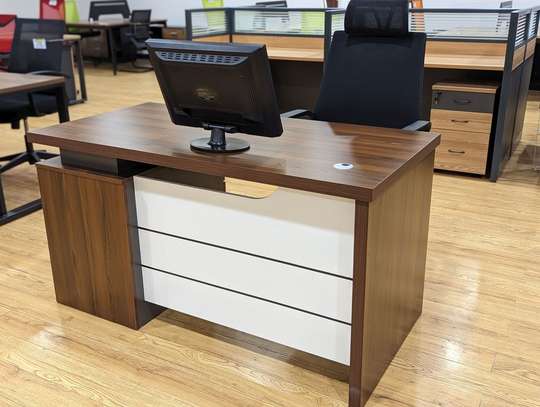 140cm Executive Office Desk image 4