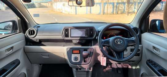 Toyota passo Blue image 7