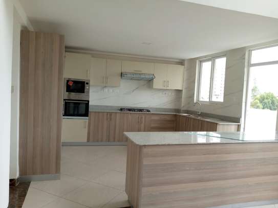 5 Bed Apartment with En Suite at Hatheru Road image 19