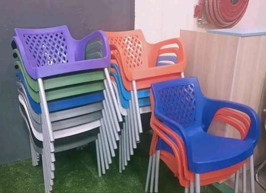 PLASTIC STACKABLE CHAIRS image 8
