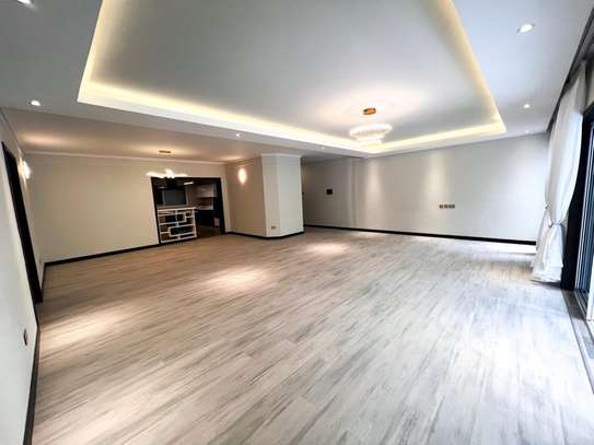 3 Bed Apartment with En Suite in Riverside image 11