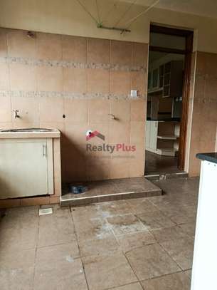 3 Bed Apartment with En Suite in Kilimani image 13