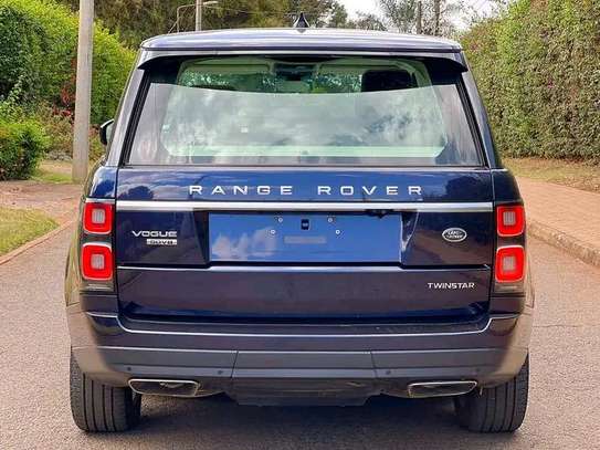 2018 range Rover vogue image 4