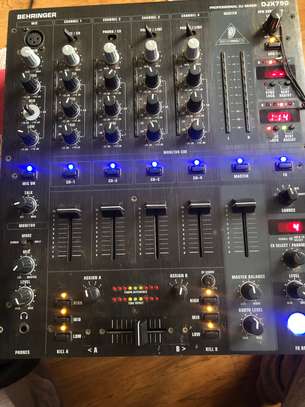 Behringer DJX750 pro mixer image 8
