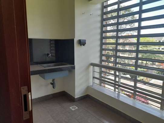 3 Bed Apartment with En Suite in Kileleshwa image 9