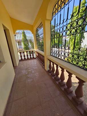 3 Bed Townhouse with En Suite at Nyali image 20