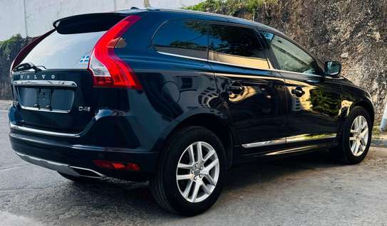VOLVO XC60 image 10