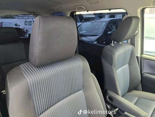 Toyota Voxy black 2017 2wd image 3