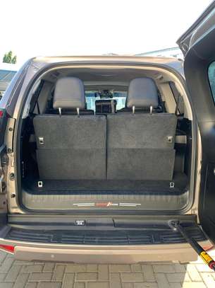 Toyota Land cruiser VXL image 7