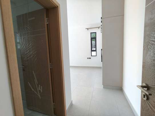 3 Bed Apartment with En Suite at Brookside Drive image 23