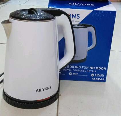 1.8 litres electric kettle image 1