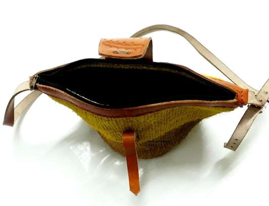 Womens Yellow Kiondo With pouch image 2