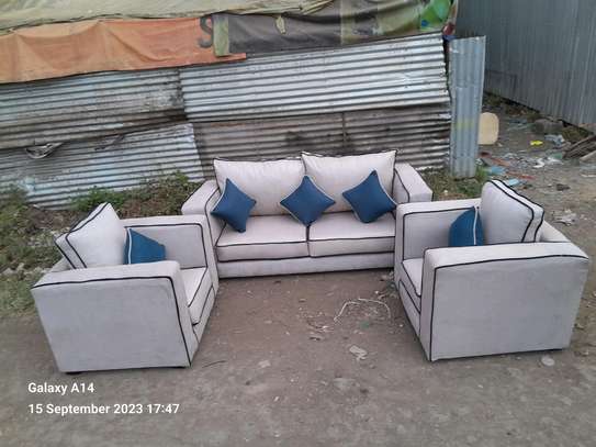 5seater sofa set on sell image 2
