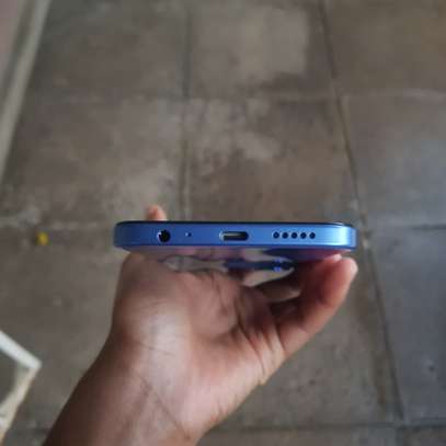 selling mobile phone image 3