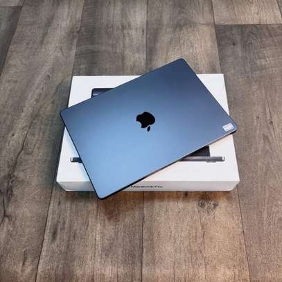 macbook air m5,16gb,512ssd,13.6inches,brand new image 5