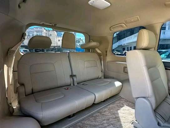 Toyota land Cruiser ZX V8 Gold 2019 image 12