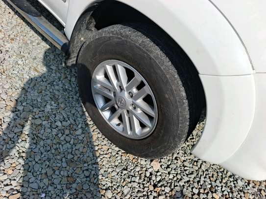 Toyota  Hilux invincible 2017 image 3