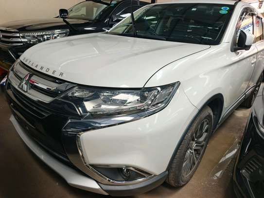 Mitsubishi outlander image 9