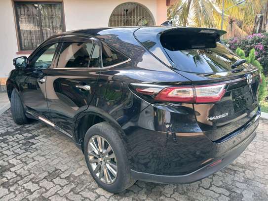 Toyota Harrier black image 4