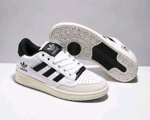 Ladies Puma Rom image 3