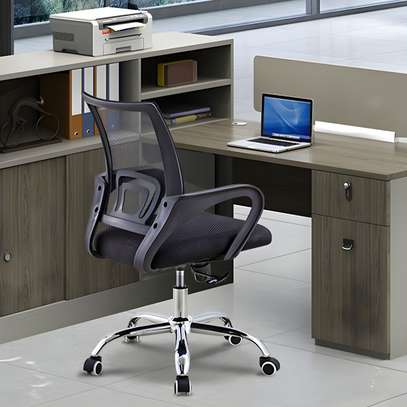Clerical Swivel Mesh Office Chair image 5