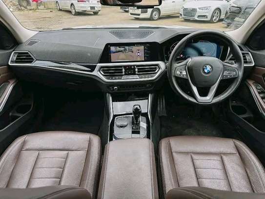 BMW 320i 2019 IM sport image 11