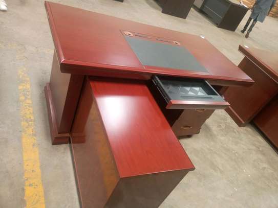 1.6m Executive table image 2