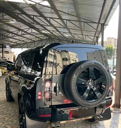 Land Rover Defender 110 D300 2024model image 3