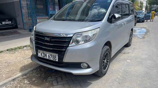 TOYOTA NOAH 2016MODEL 8 SEATER 2WD image 7
