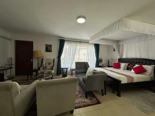 5 Bed Townhouse with En Suite at Muthama Access Road image 11