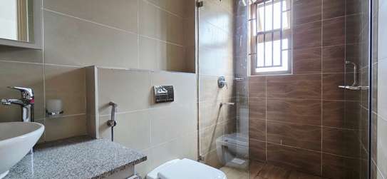 3 Bed Apartment with En Suite in Lavington image 13