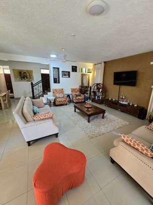 5 Bed Townhouse with En Suite at Nyali image 7