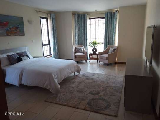 5 Bed Villa with En Suite in Runda image 7