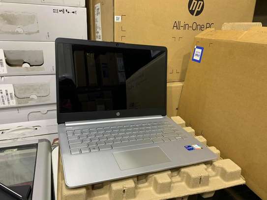 HP 14s NoteBook PC image 2