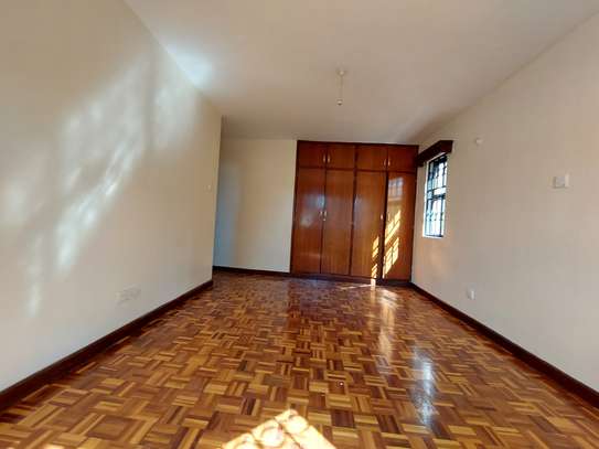 5 Bed Townhouse with En Suite at James Gichuru image 38