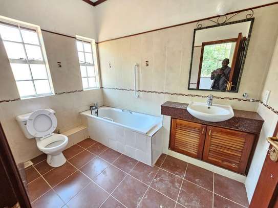 4 Bed House with En Suite in Lower Kabete image 12